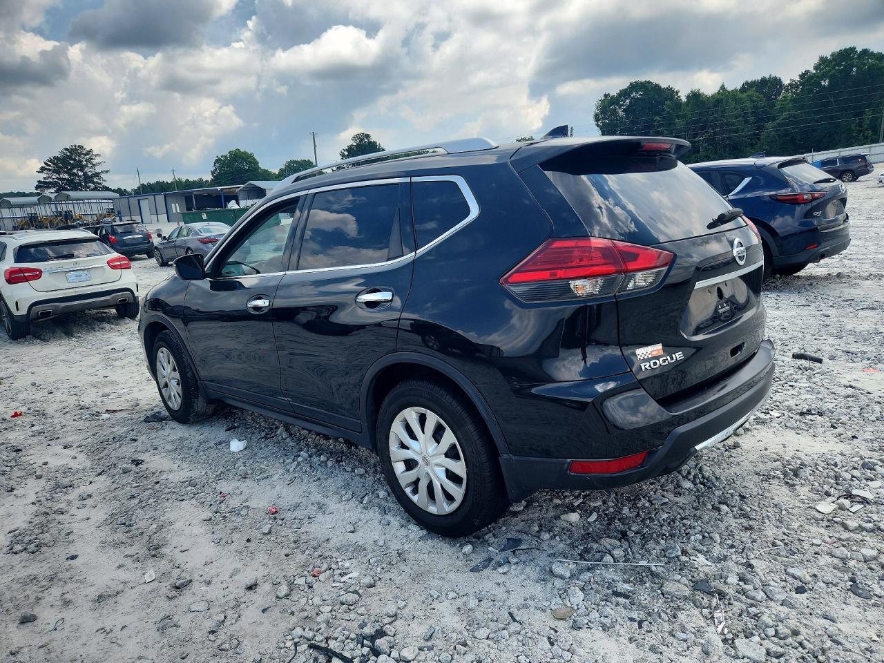 2017 NISSAN ROGUE