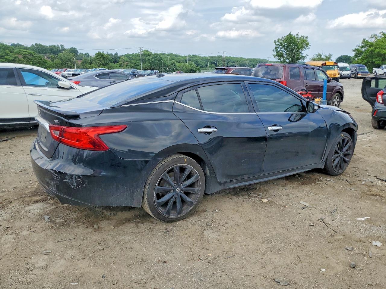 2017 NISSAN MAXIMA