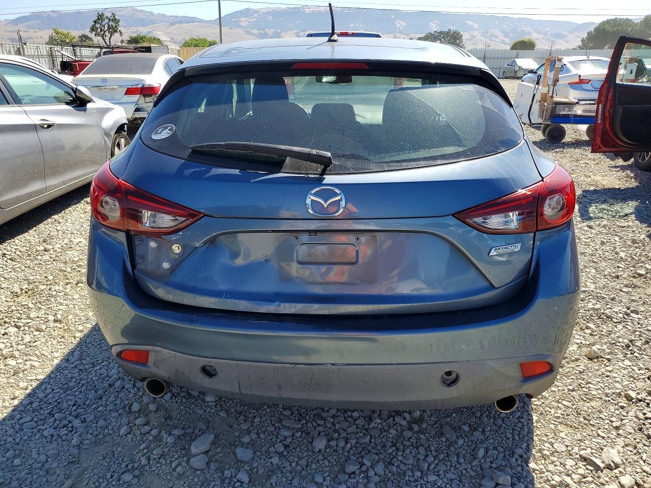 2015 MAZDA 3