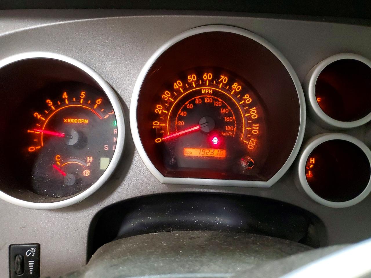 2010 TOYOTA TUNDRA