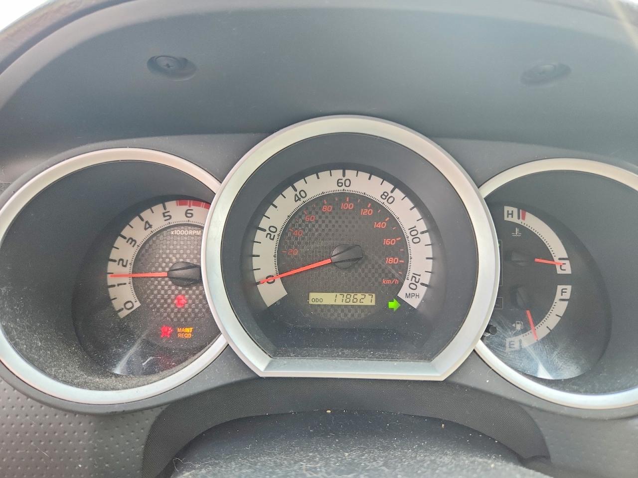 2011 TOYOTA TACOMA