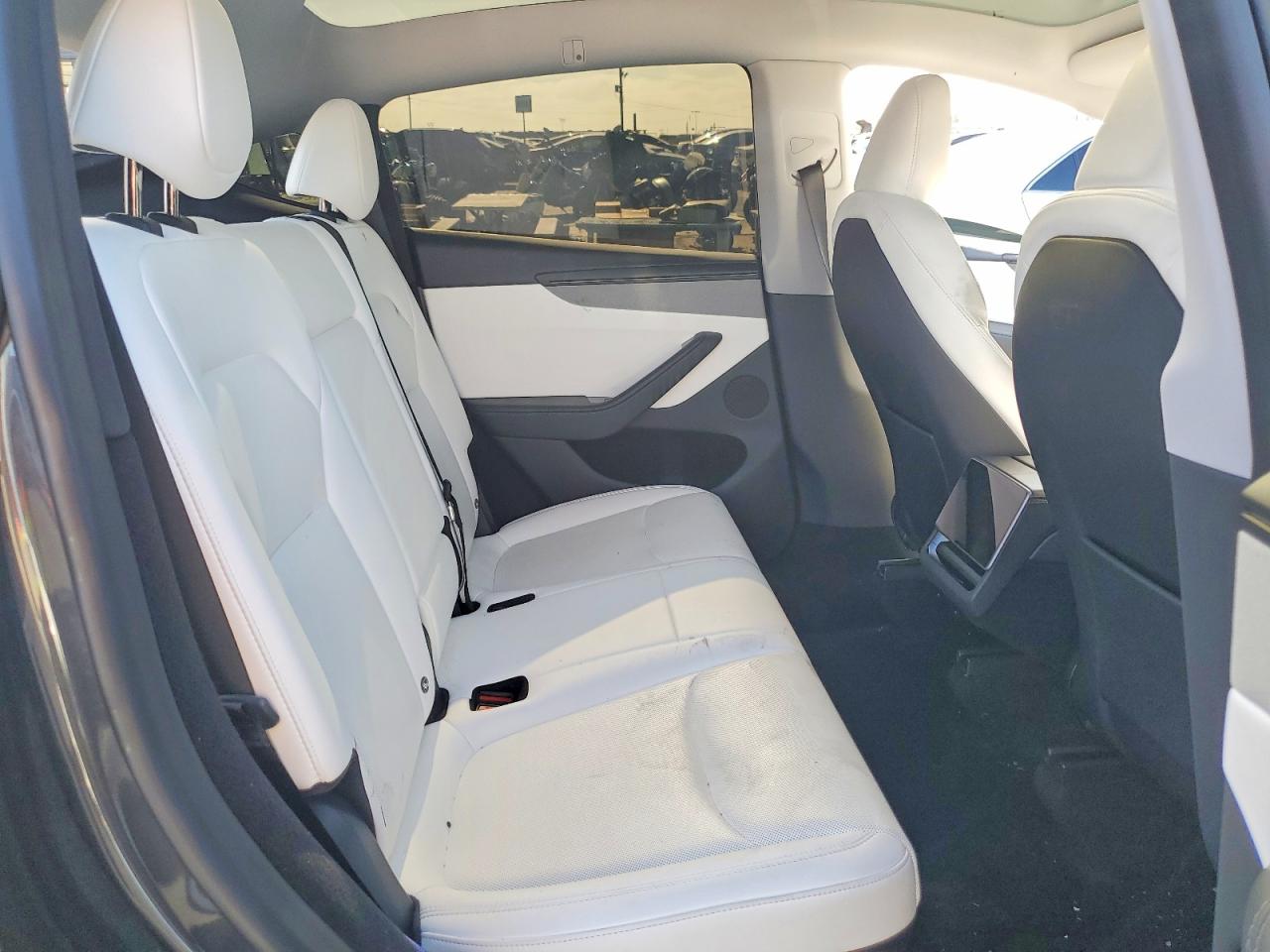2026 TESLA MODEL Y