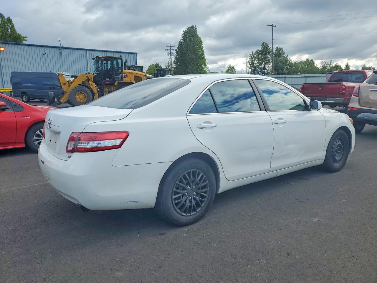 2011 TOYOTA CAMRY
