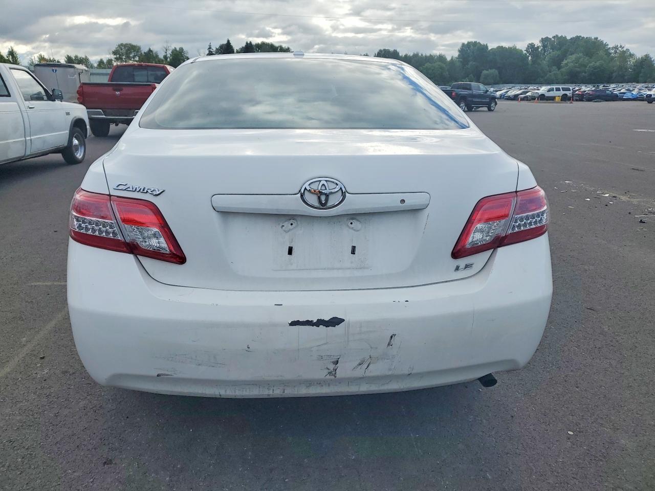 2011 TOYOTA CAMRY