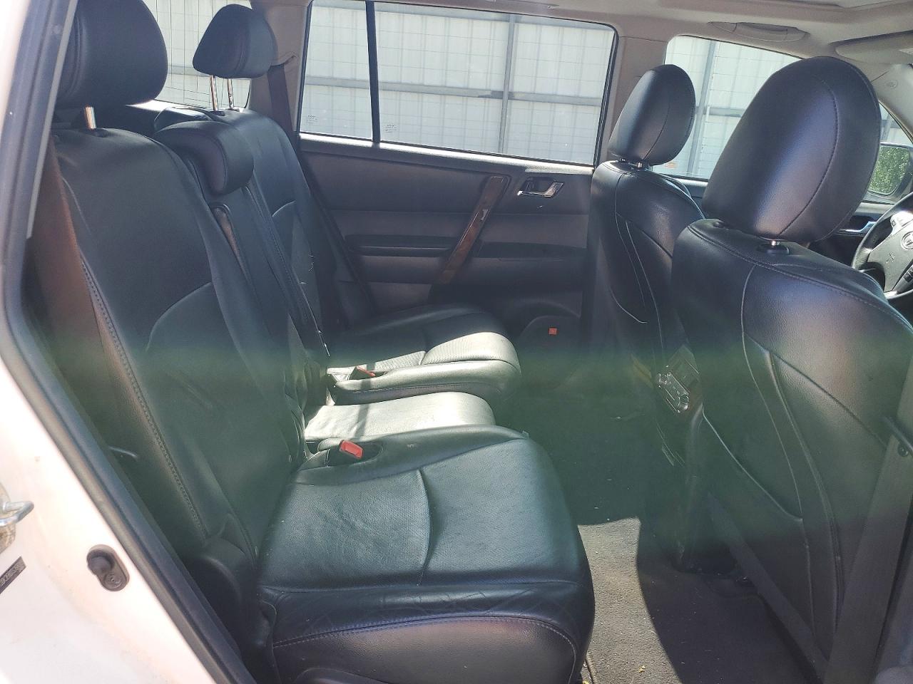 2013 TOYOTA HIGHLANDER