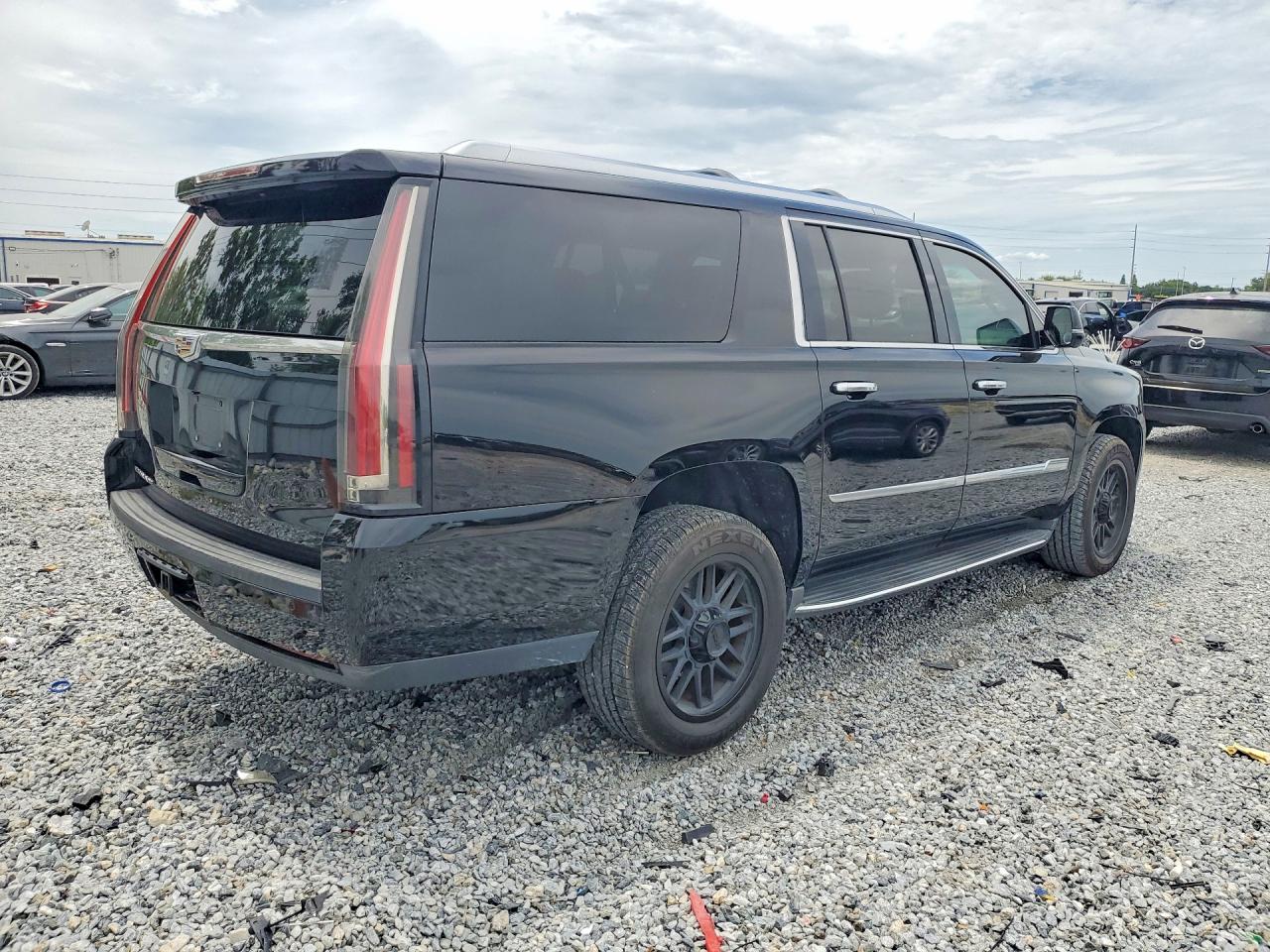 2018 CADILLAC ESCALADE
