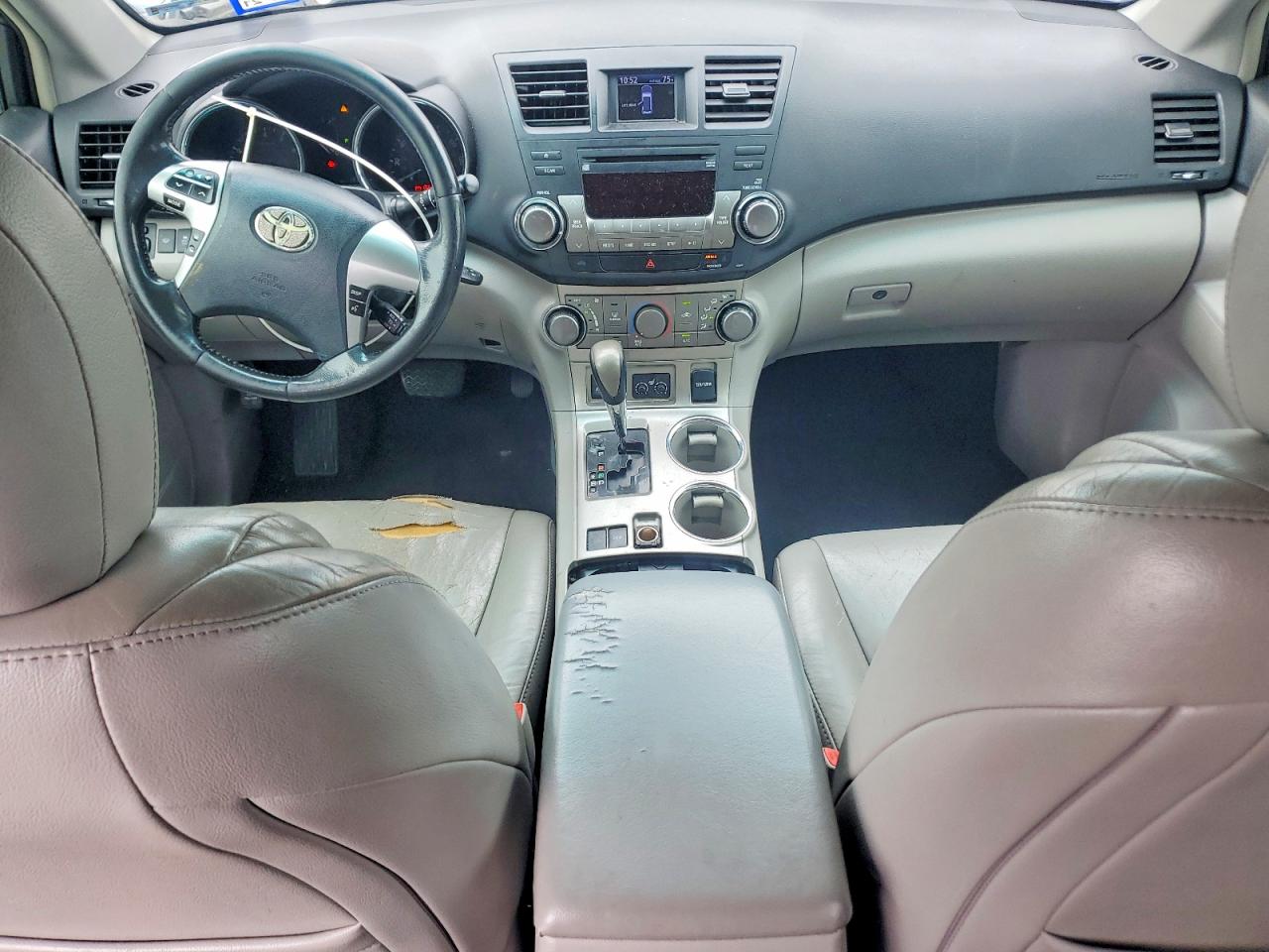2011 TOYOTA HIGHLANDER