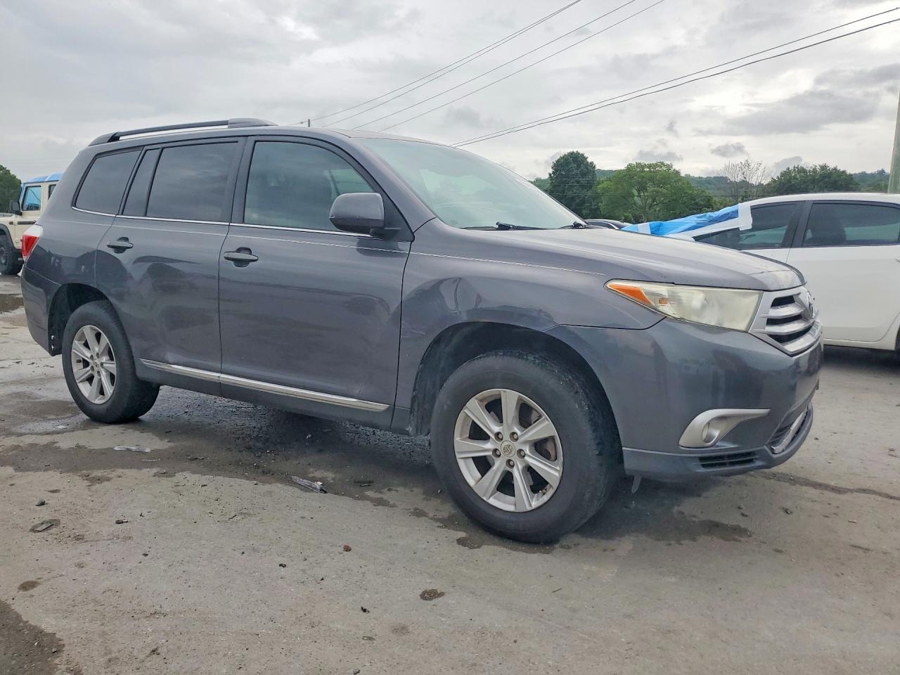 2011 TOYOTA HIGHLANDER