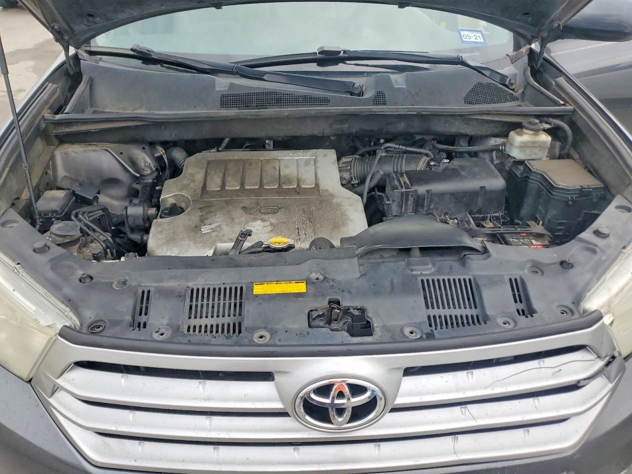 2011 TOYOTA HIGHLANDER