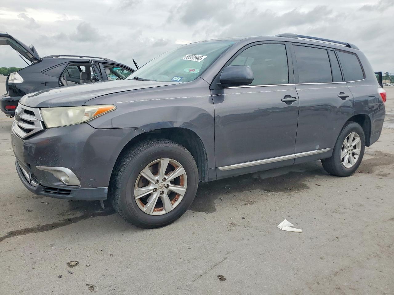 2011 TOYOTA HIGHLANDER