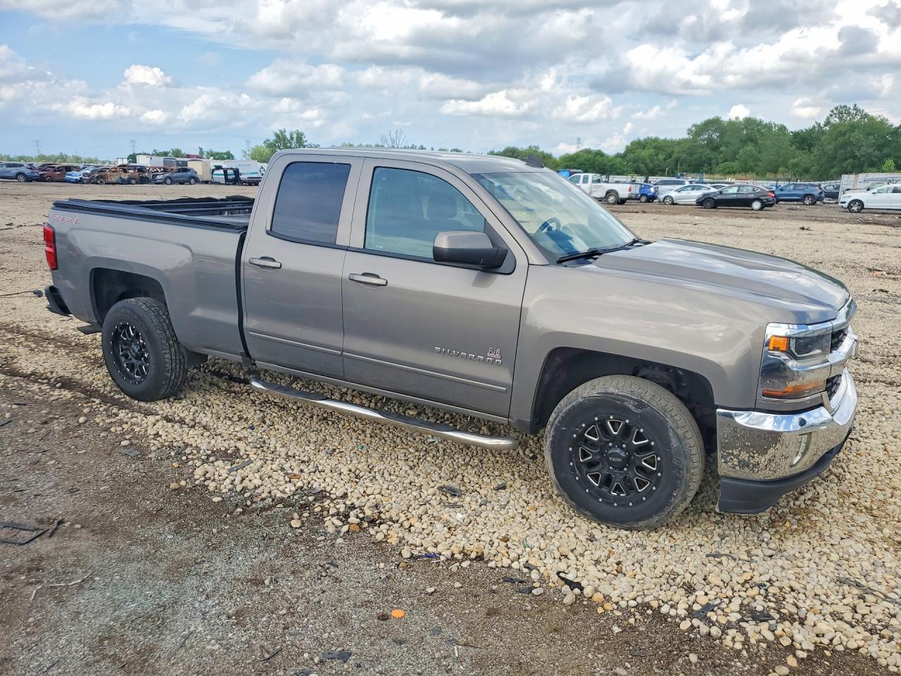 2017 CHEVROLET SILVERADO