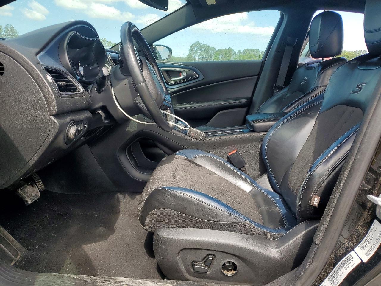 2016 CHRYSLER 200