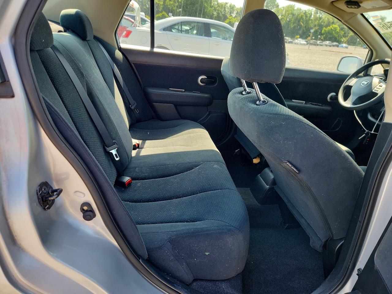 2010 NISSAN VERSA
