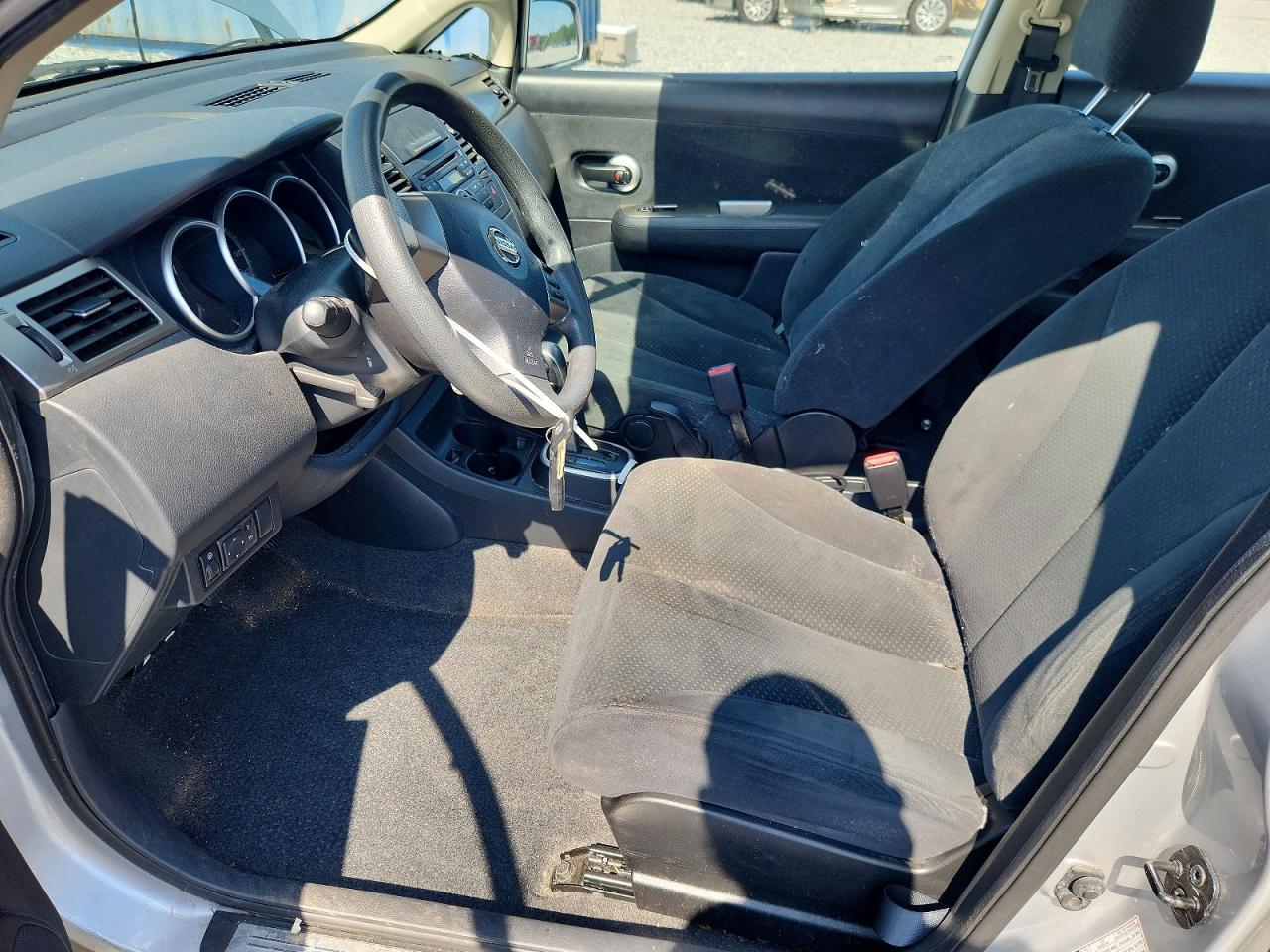 2010 NISSAN VERSA