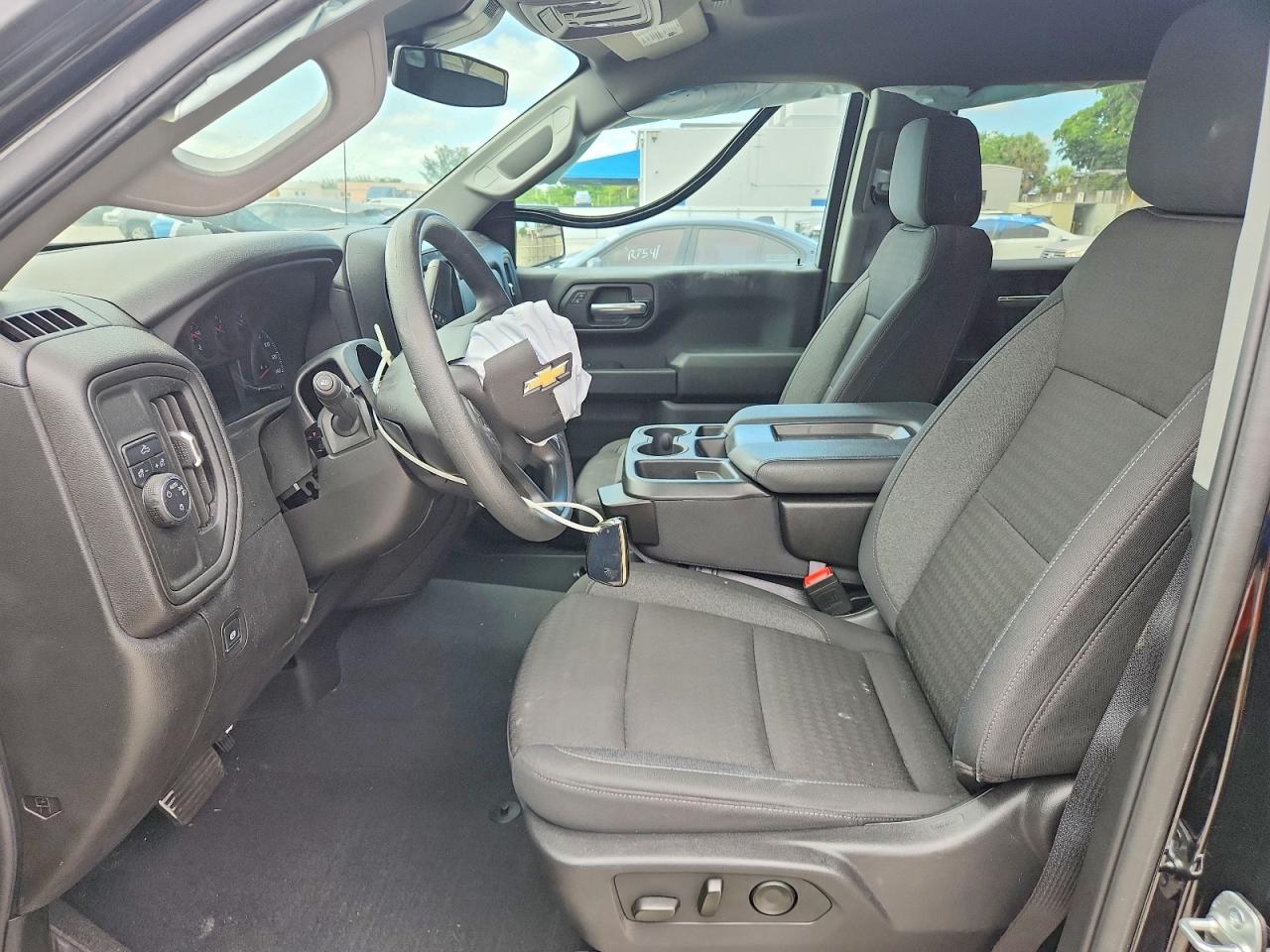 2025 CHEVROLET SILVERADO