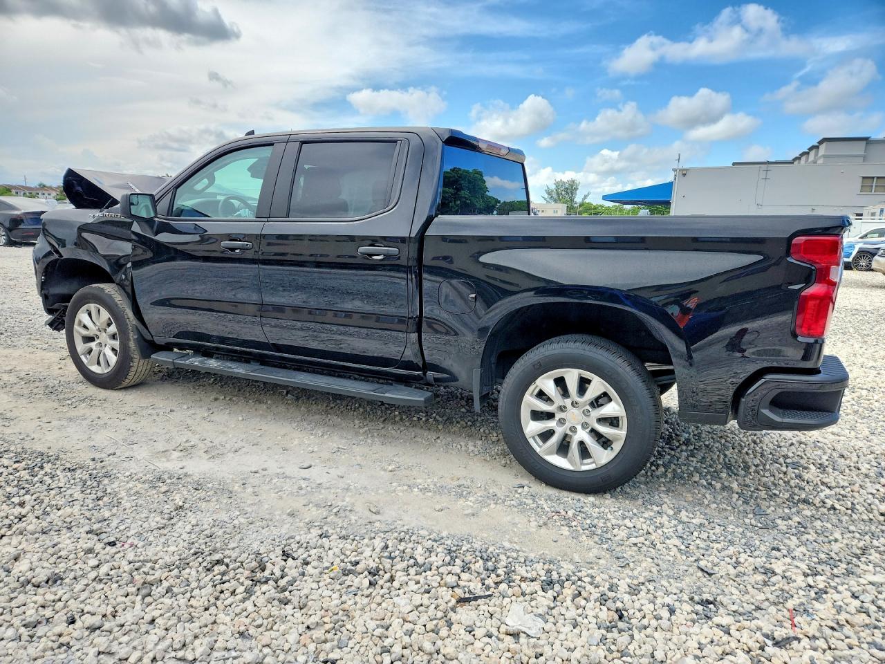 2025 CHEVROLET SILVERADO