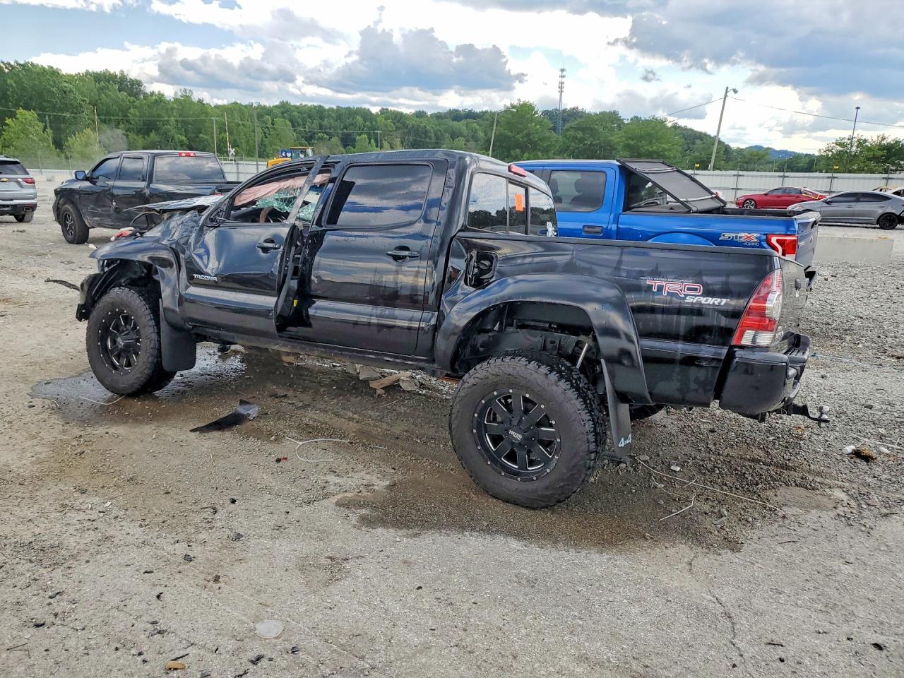 2013 TOYOTA TACOMA