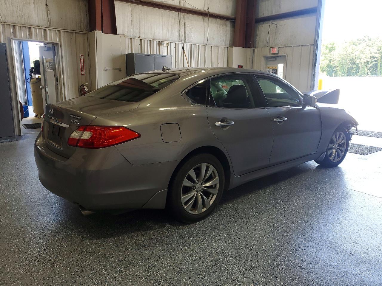 2013 INFINITI M37