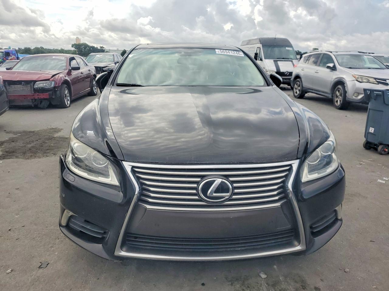 2013 LEXUS LS460