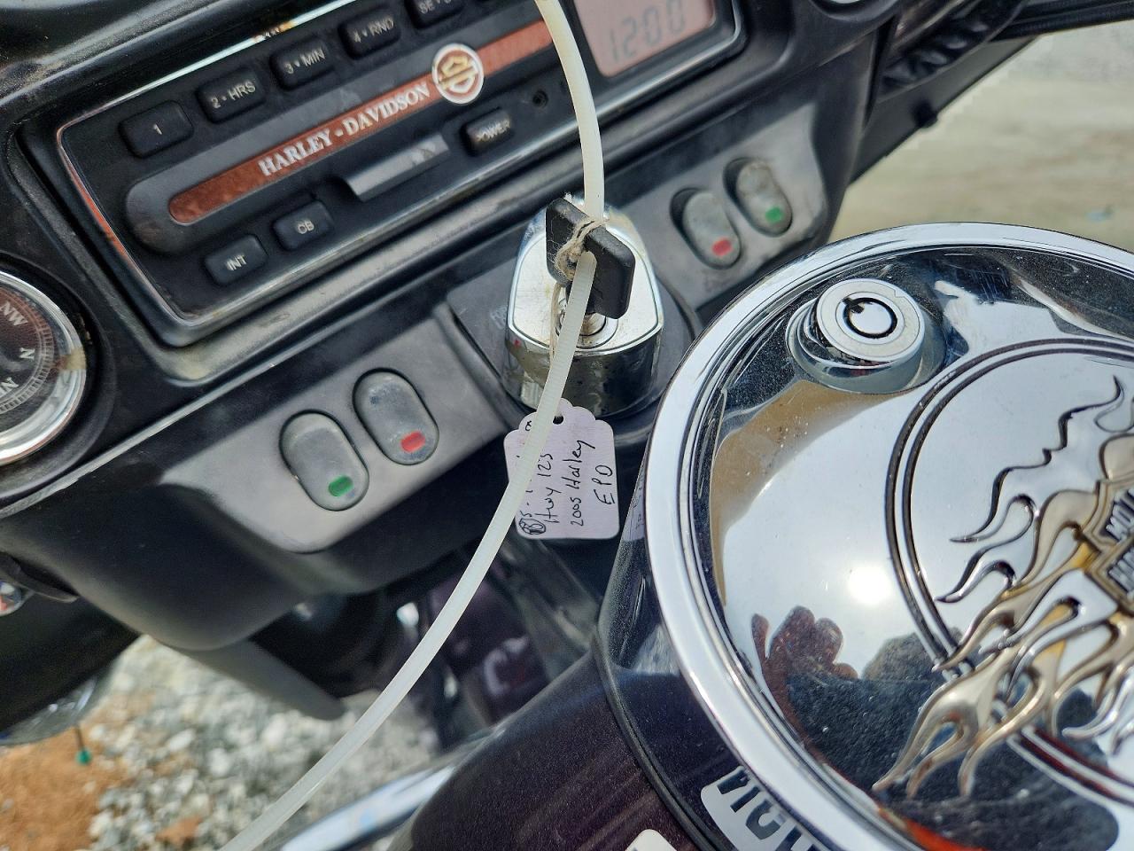 2005 HARLEY-DAVIDSON FL