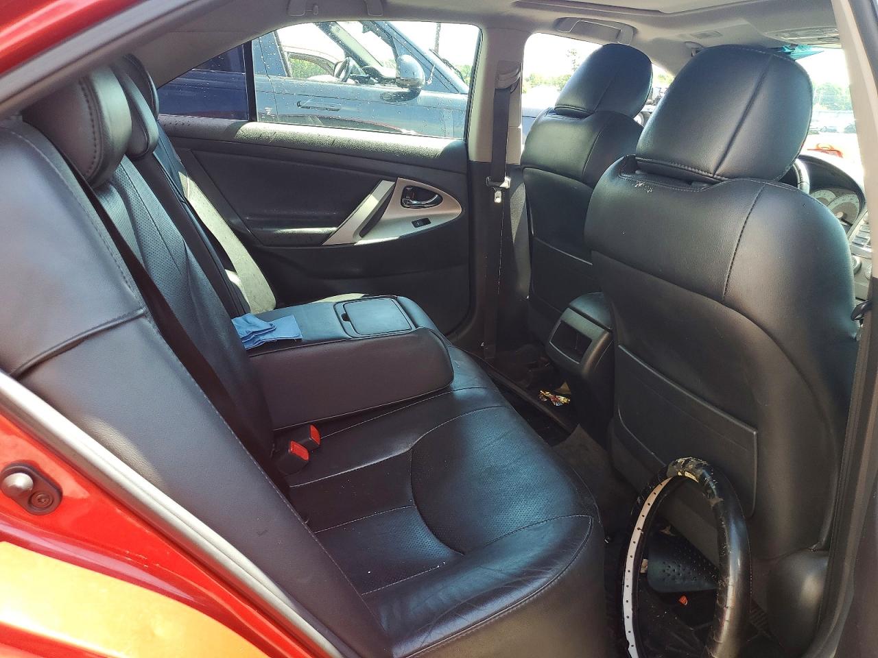 2011 TOYOTA CAMRY