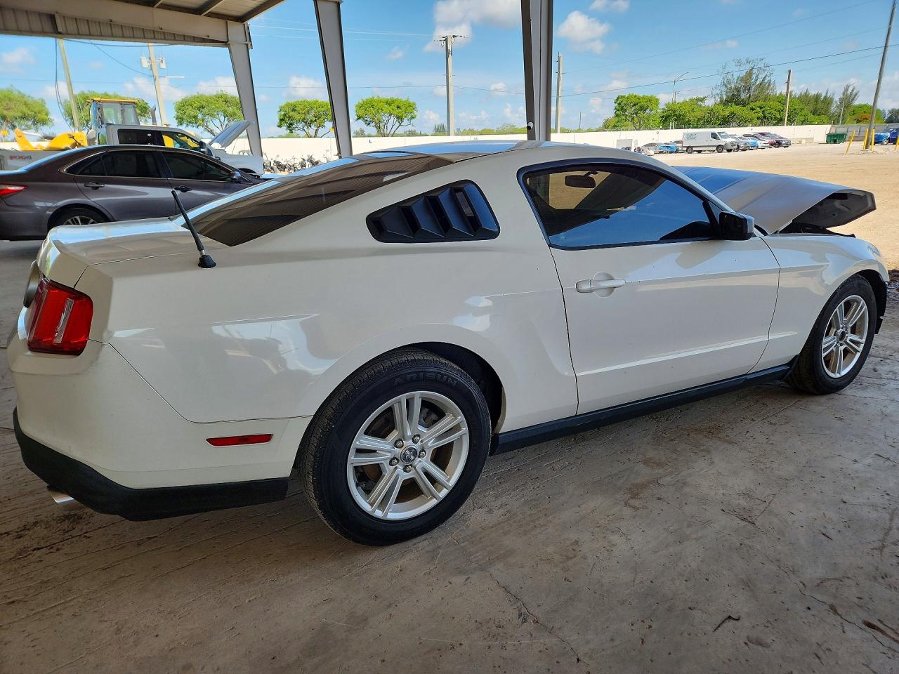 2012 FORD MUSTANG
