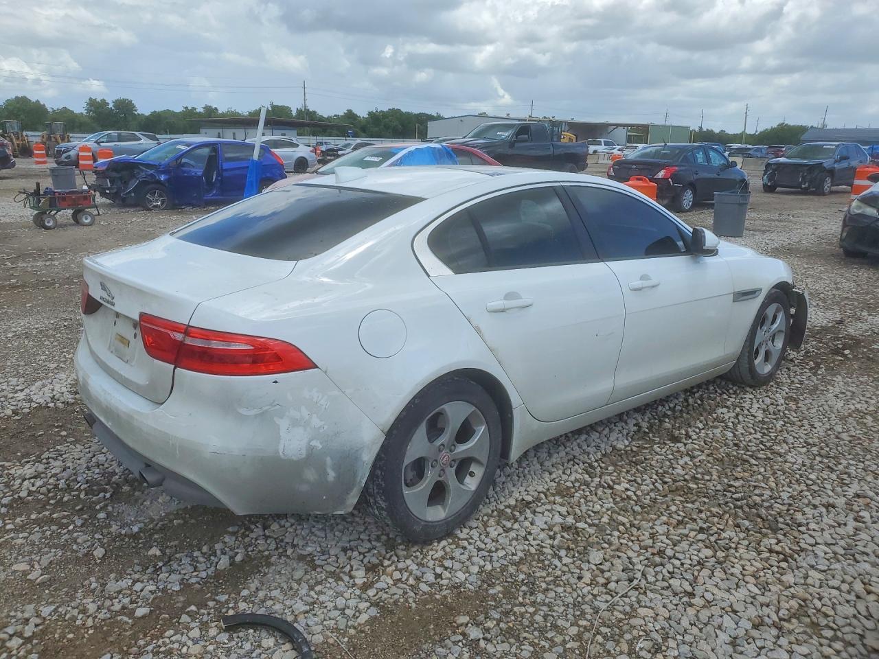 2017 JAGUAR XE