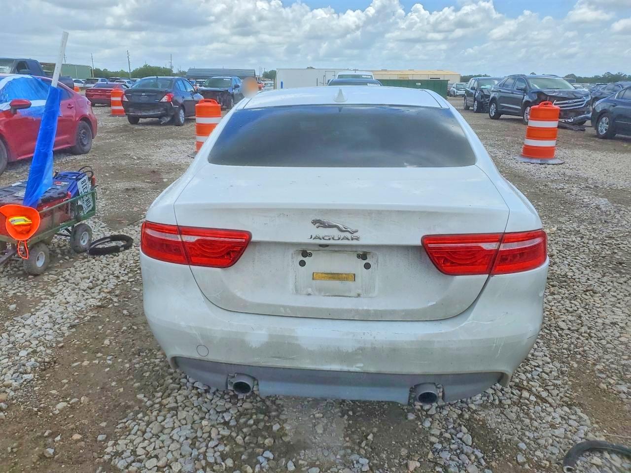 2017 JAGUAR XE