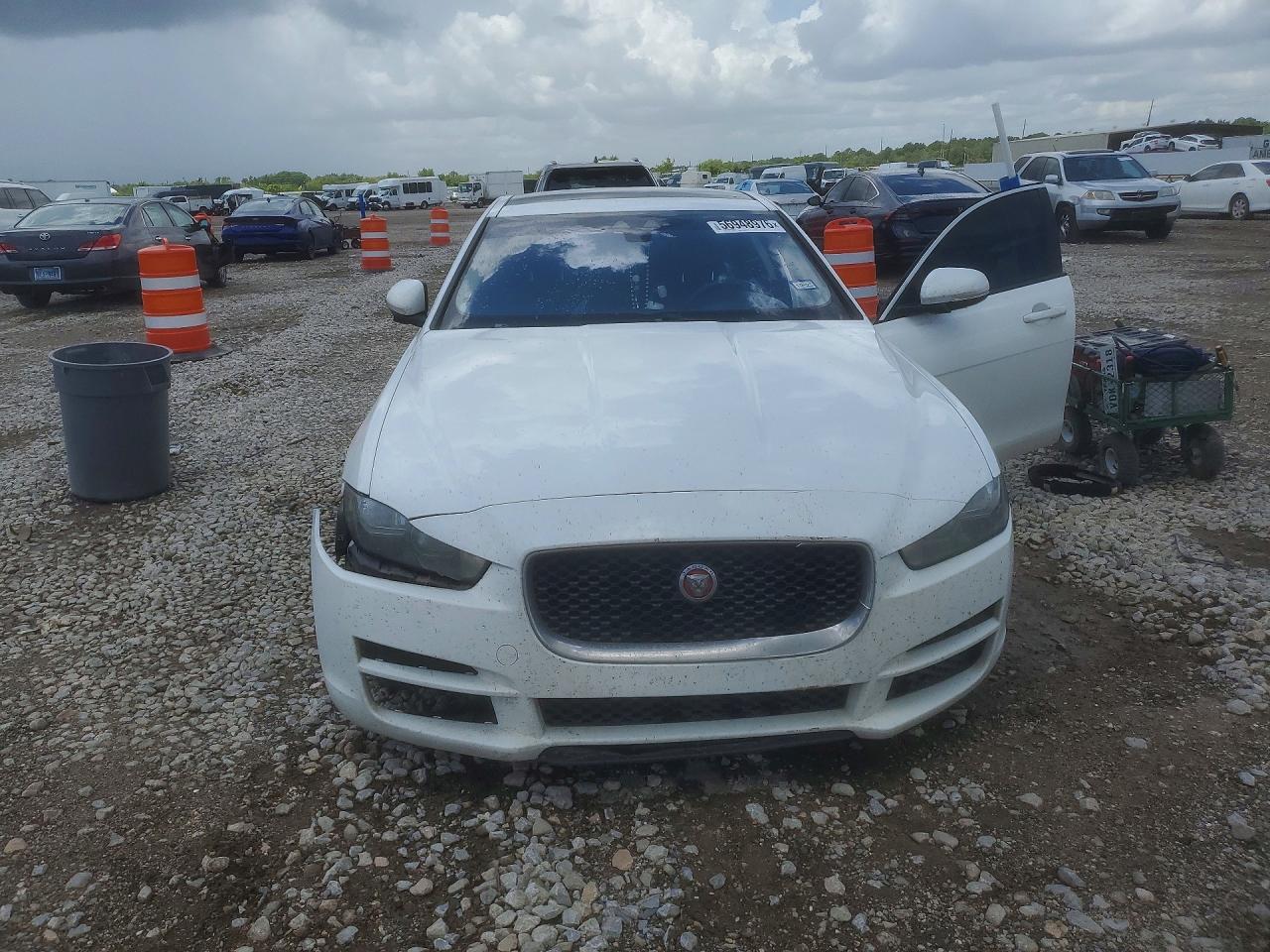2017 JAGUAR XE