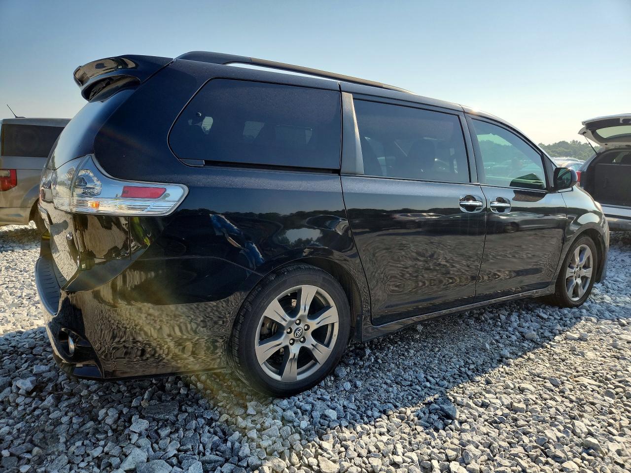 2018 TOYOTA SIENNA