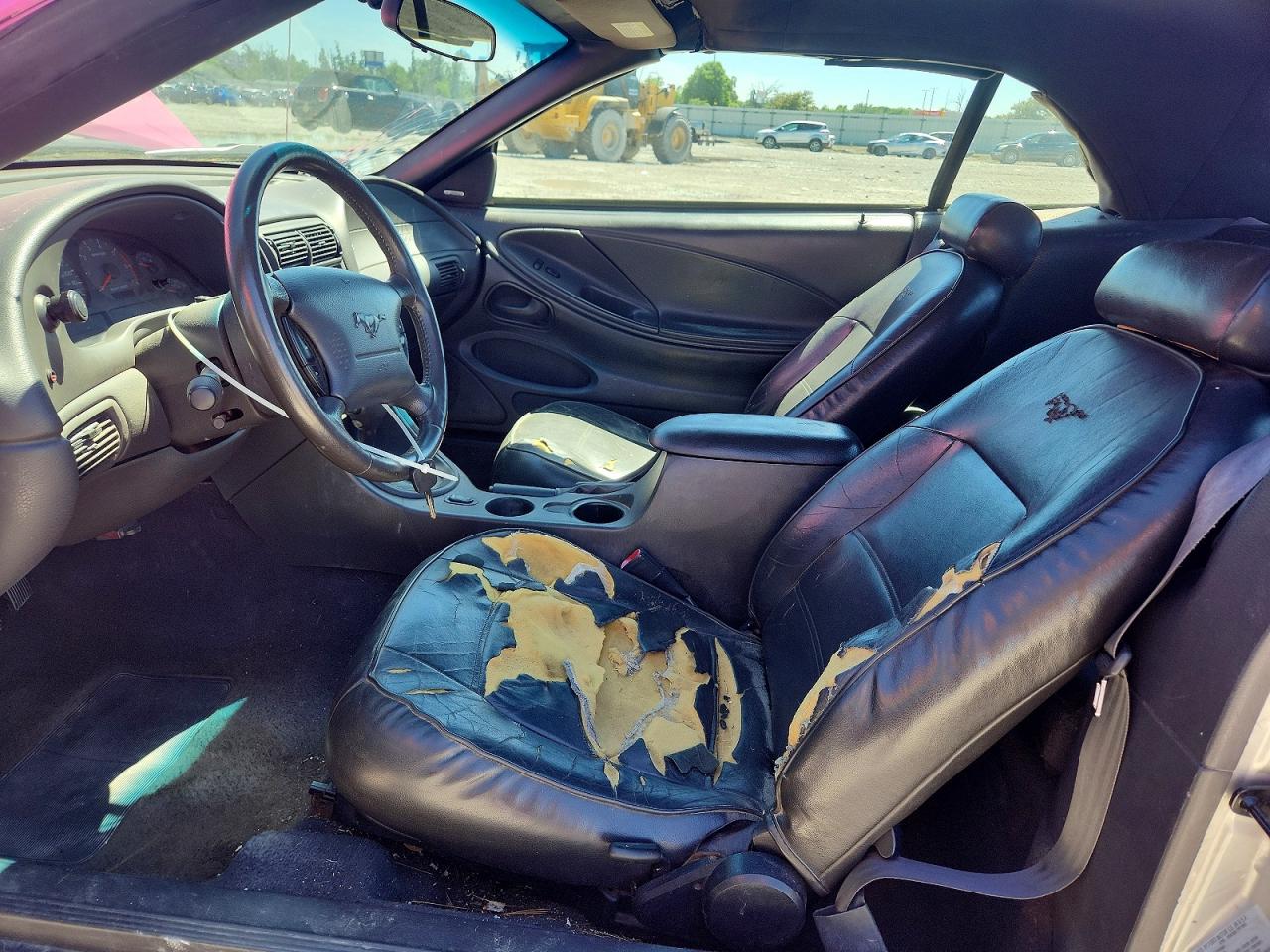2001 FORD MUSTANG