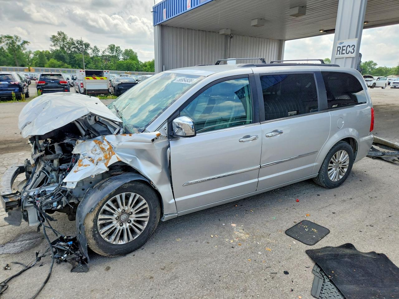 2011 CHRYSLER MINIVAN