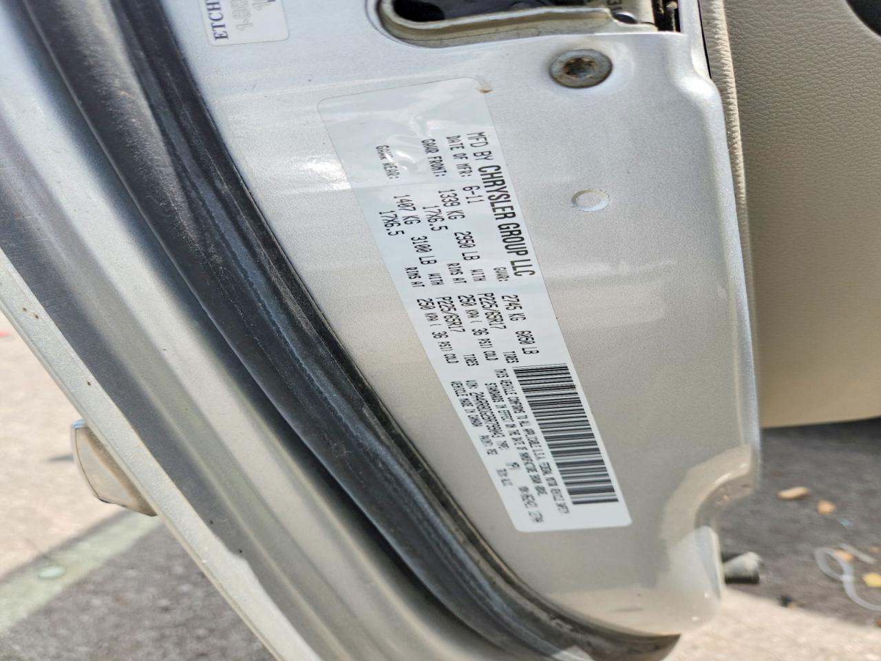2011 CHRYSLER MINIVAN