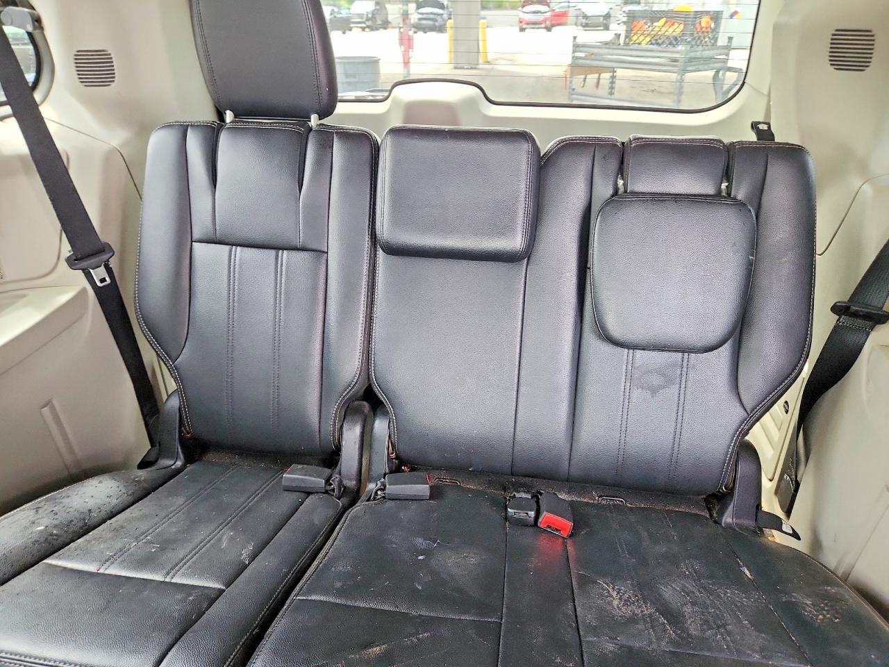 2011 CHRYSLER MINIVAN