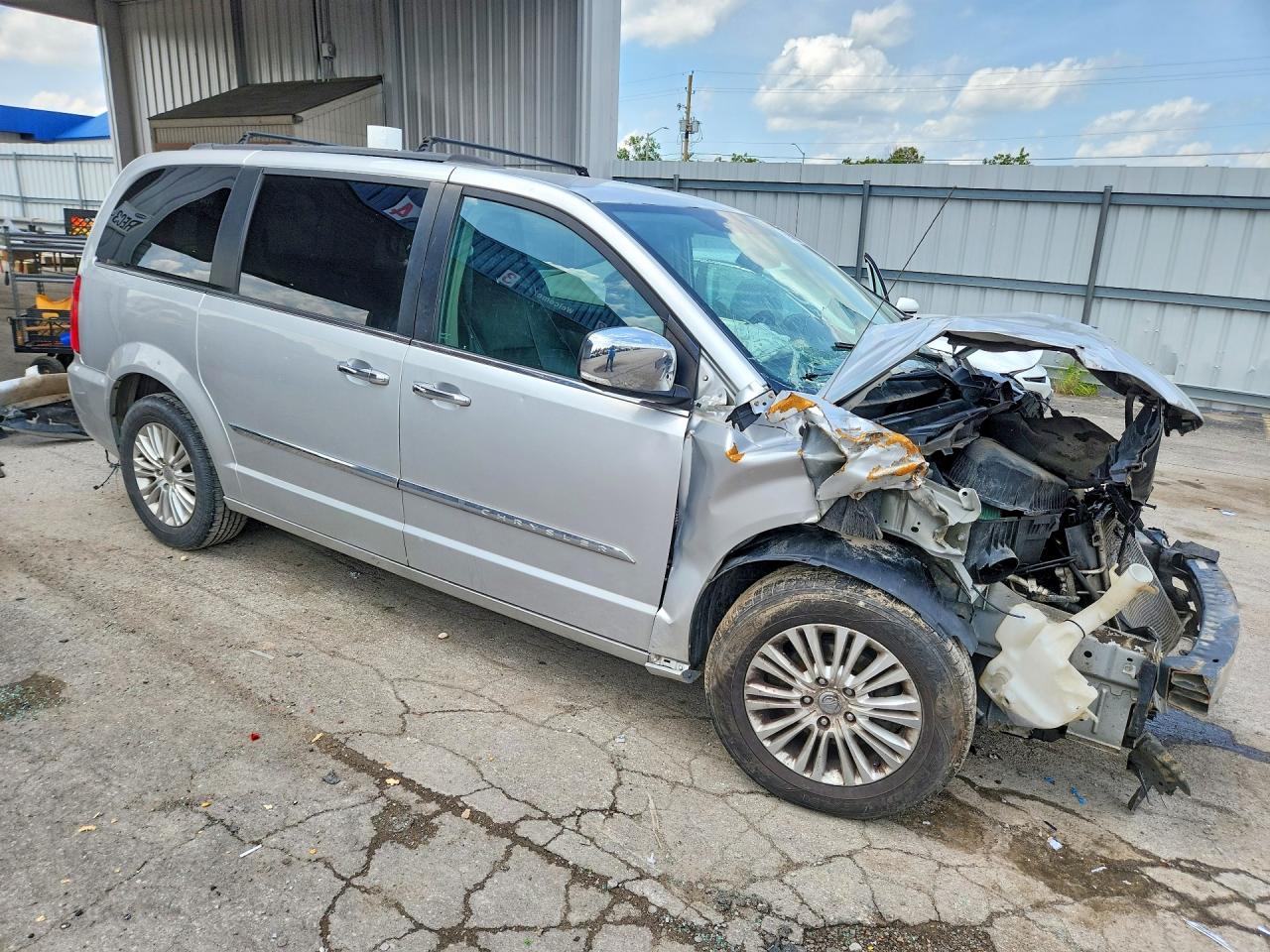 2011 CHRYSLER MINIVAN
