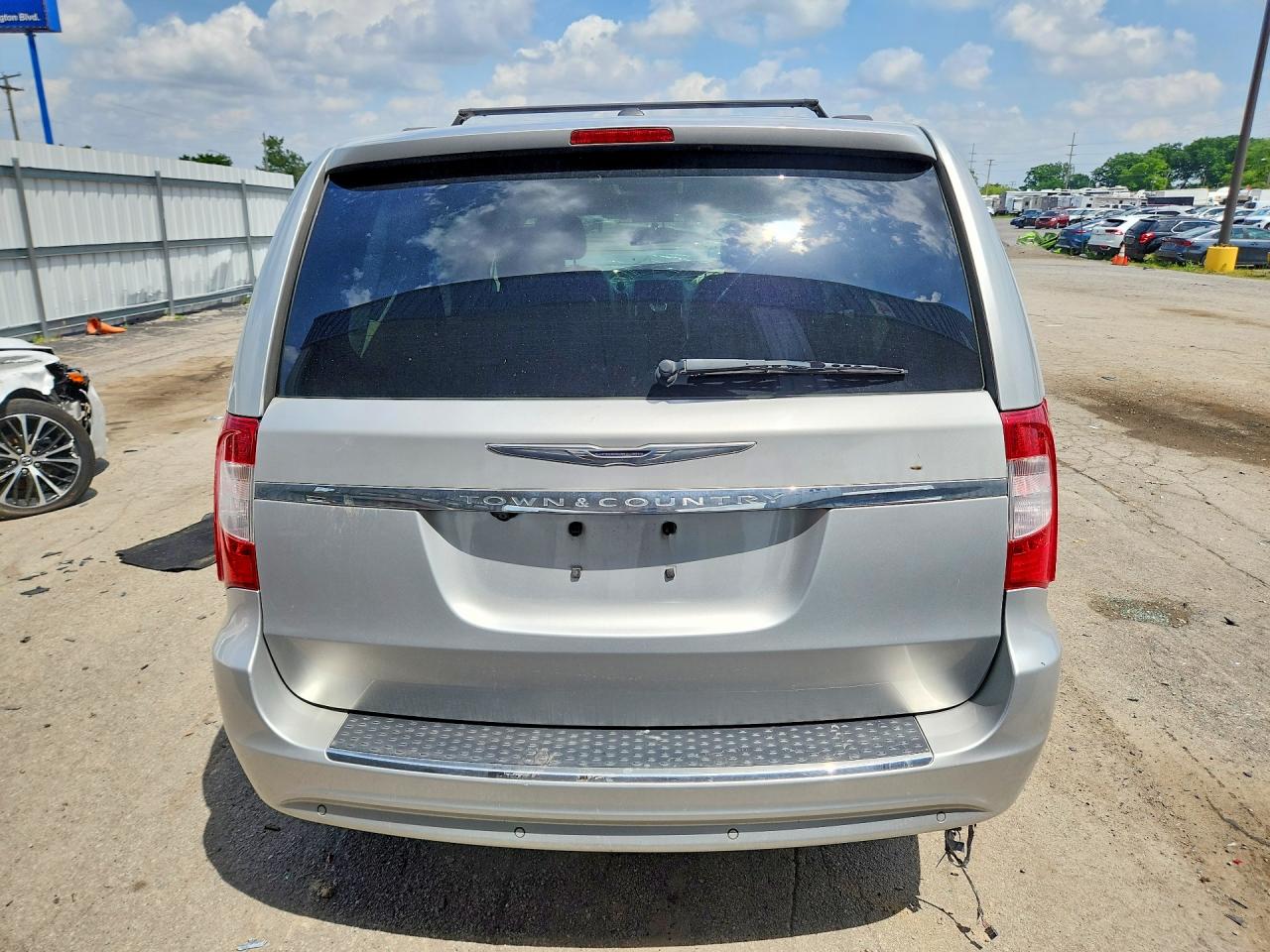 2011 CHRYSLER MINIVAN
