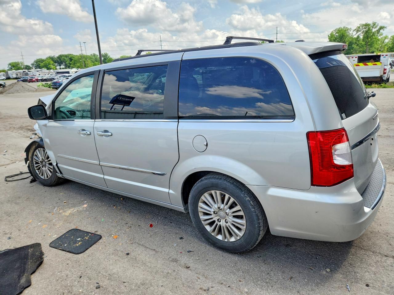 2011 CHRYSLER MINIVAN