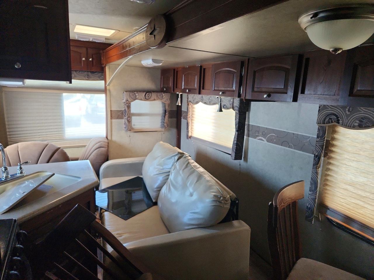 2013 FORREST RIVER OTHER RV