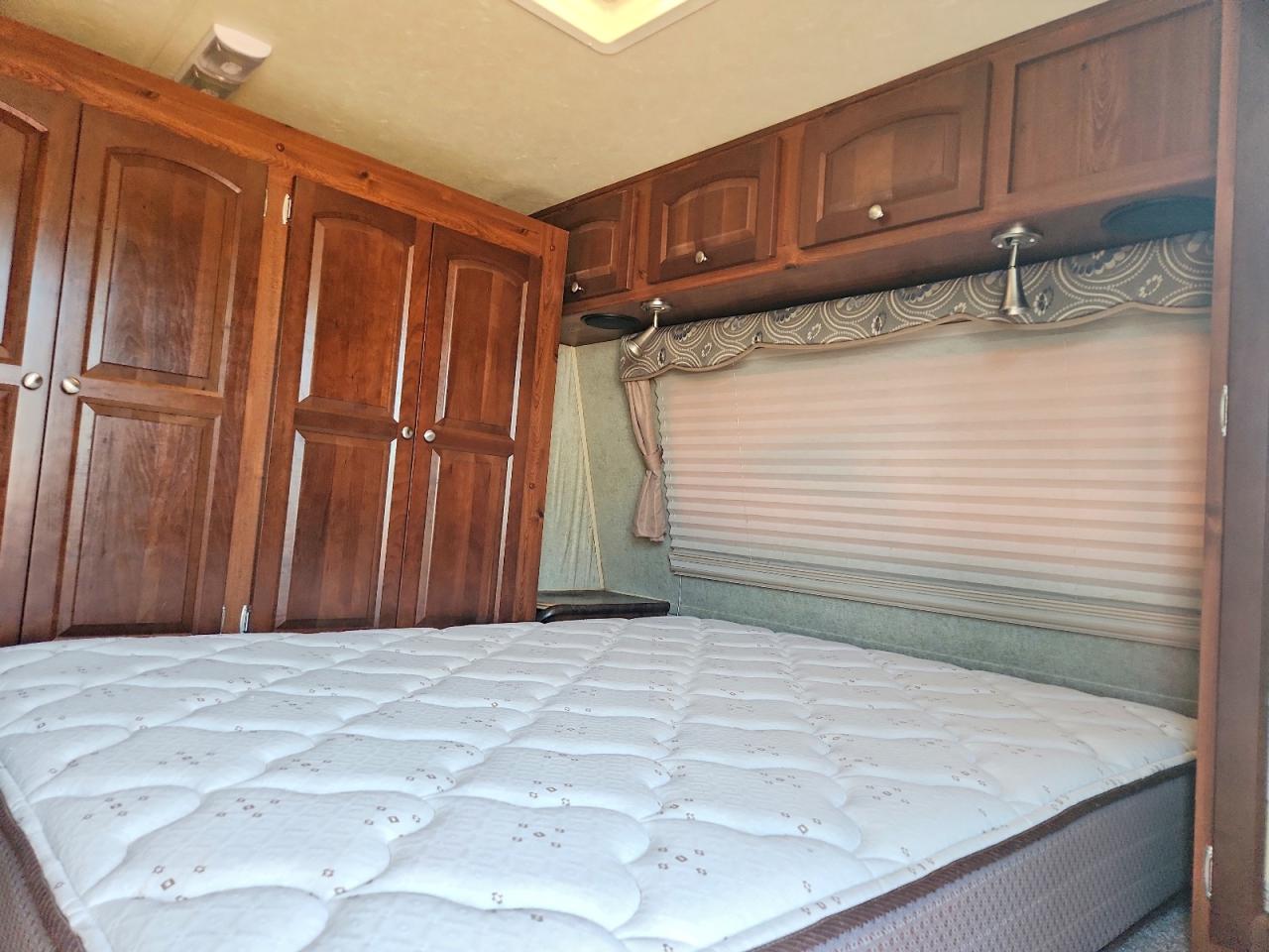 2013 FORREST RIVER OTHER RV