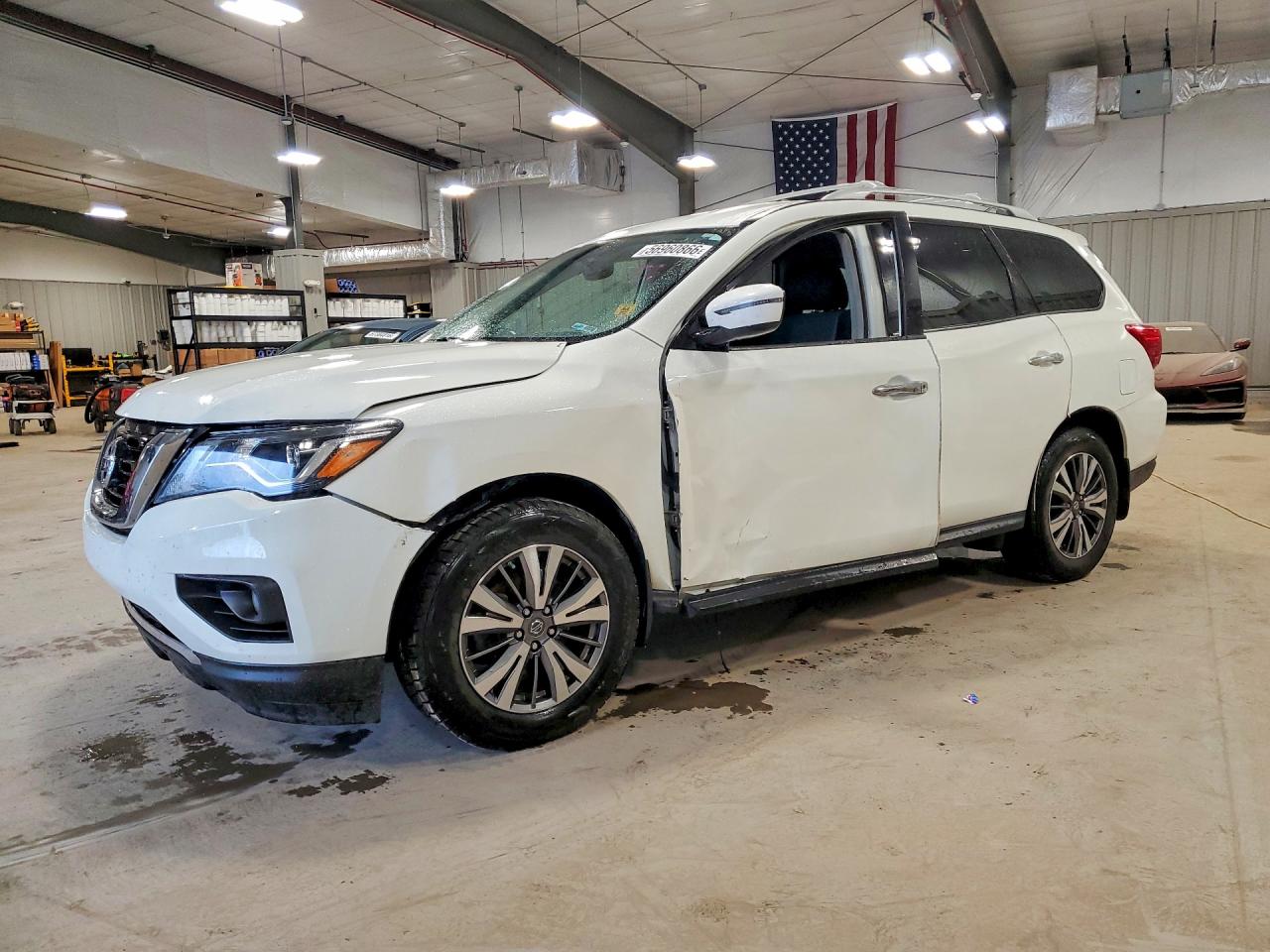 2017 NISSAN PATHFINDER
