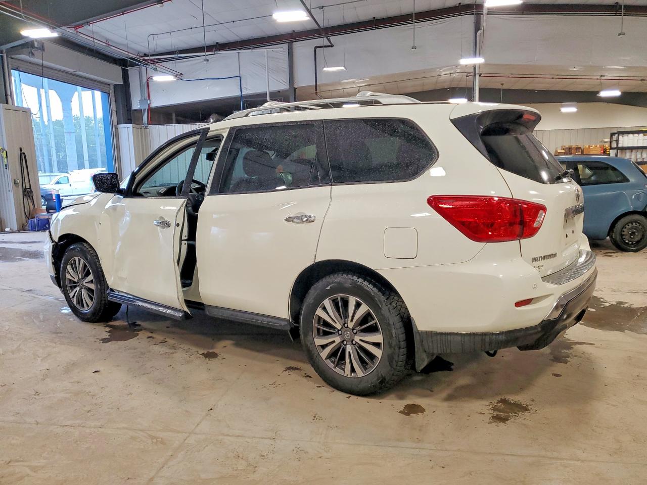 2017 NISSAN PATHFINDER