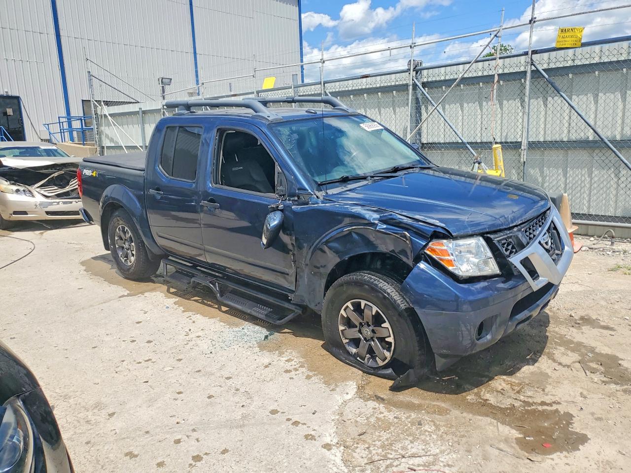 2020 NISSAN FRONTIER