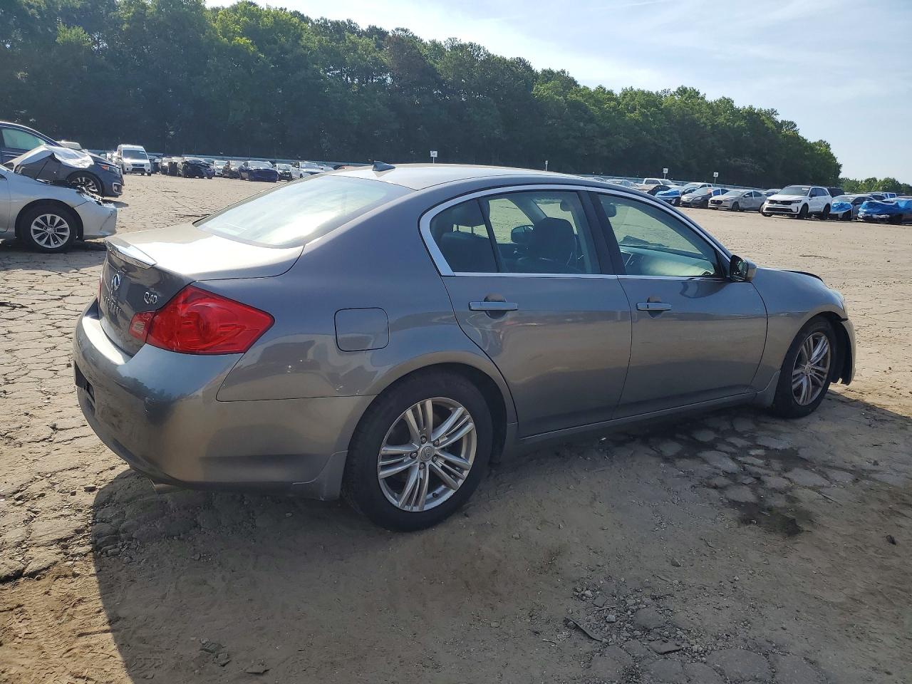 2015 INFINITI Q40