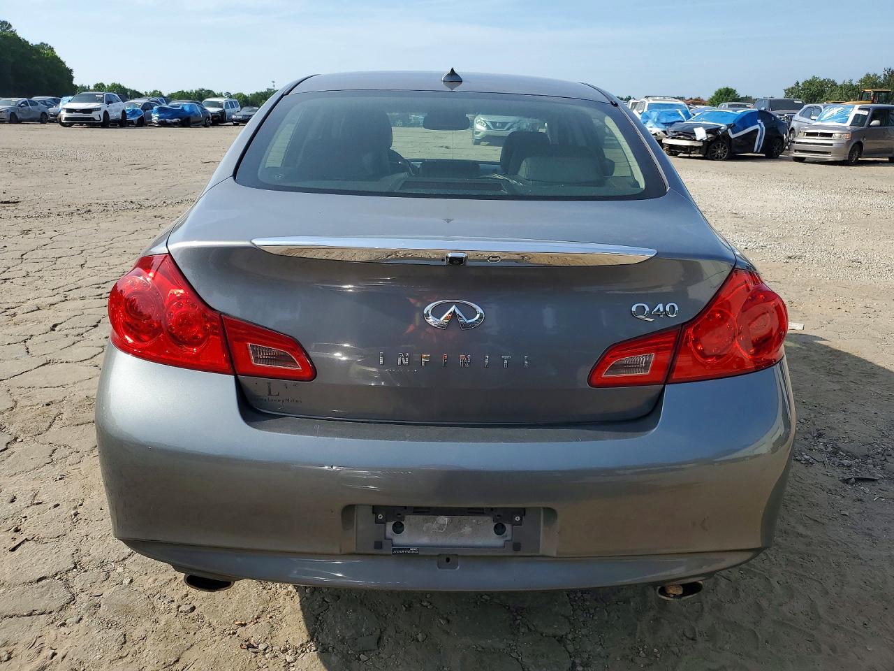 2015 INFINITI Q40