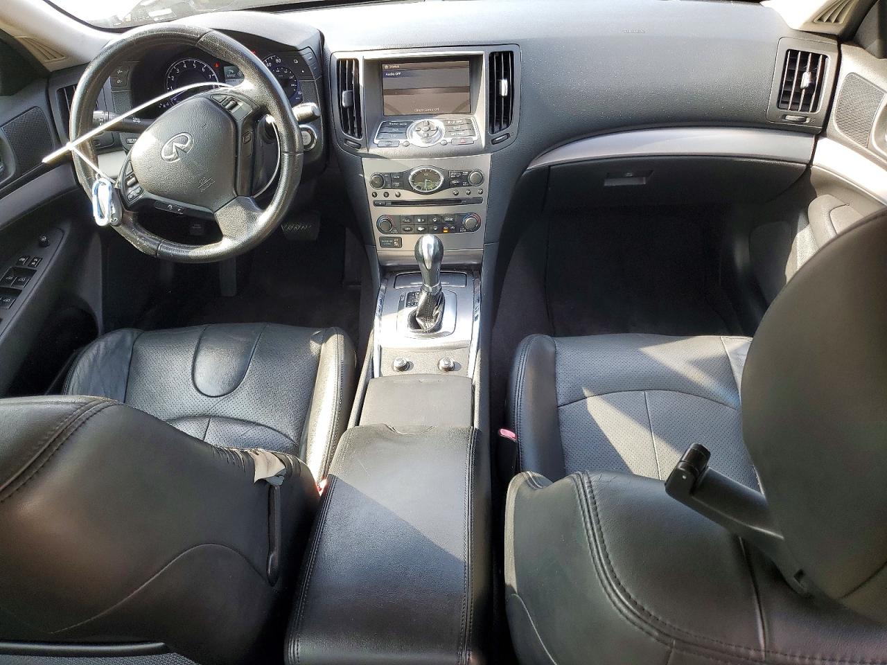 2015 INFINITI Q40