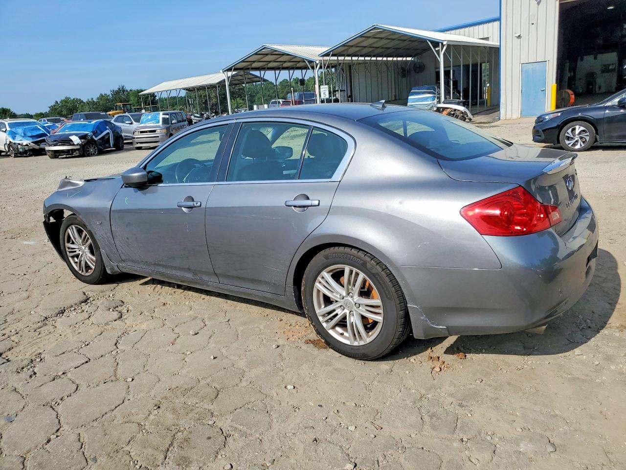 2015 INFINITI Q40