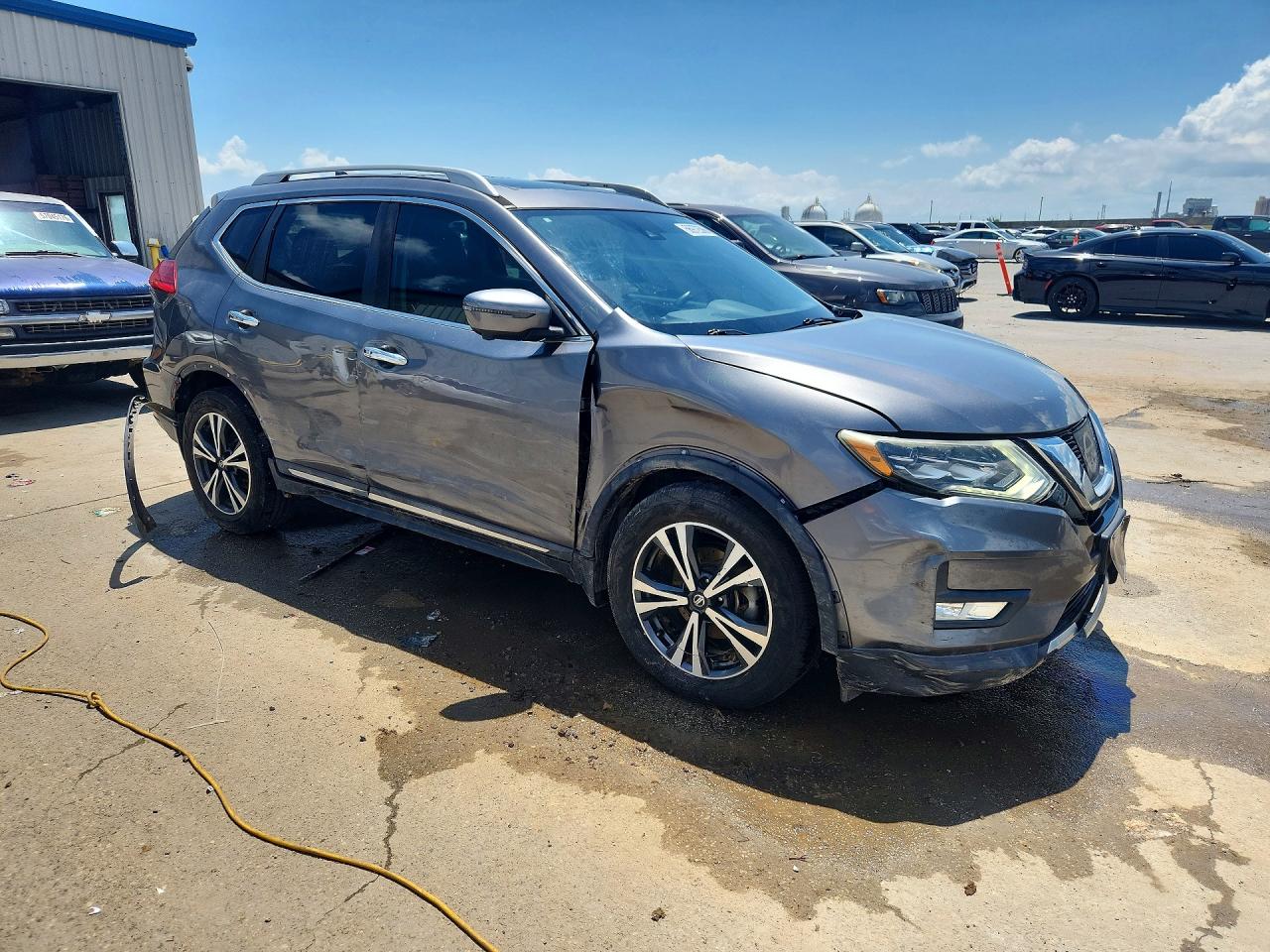 2017 NISSAN ROGUE