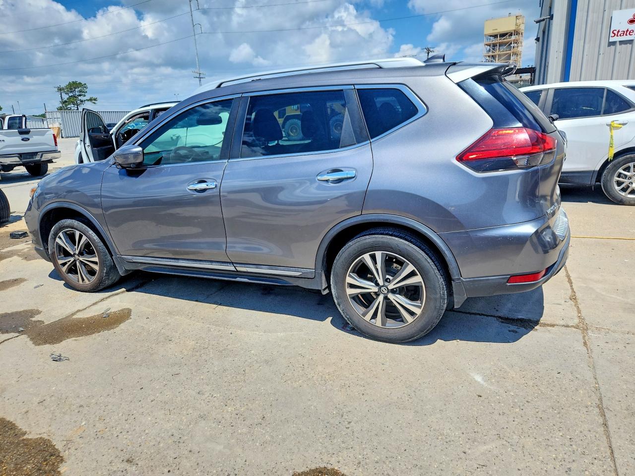 2017 NISSAN ROGUE