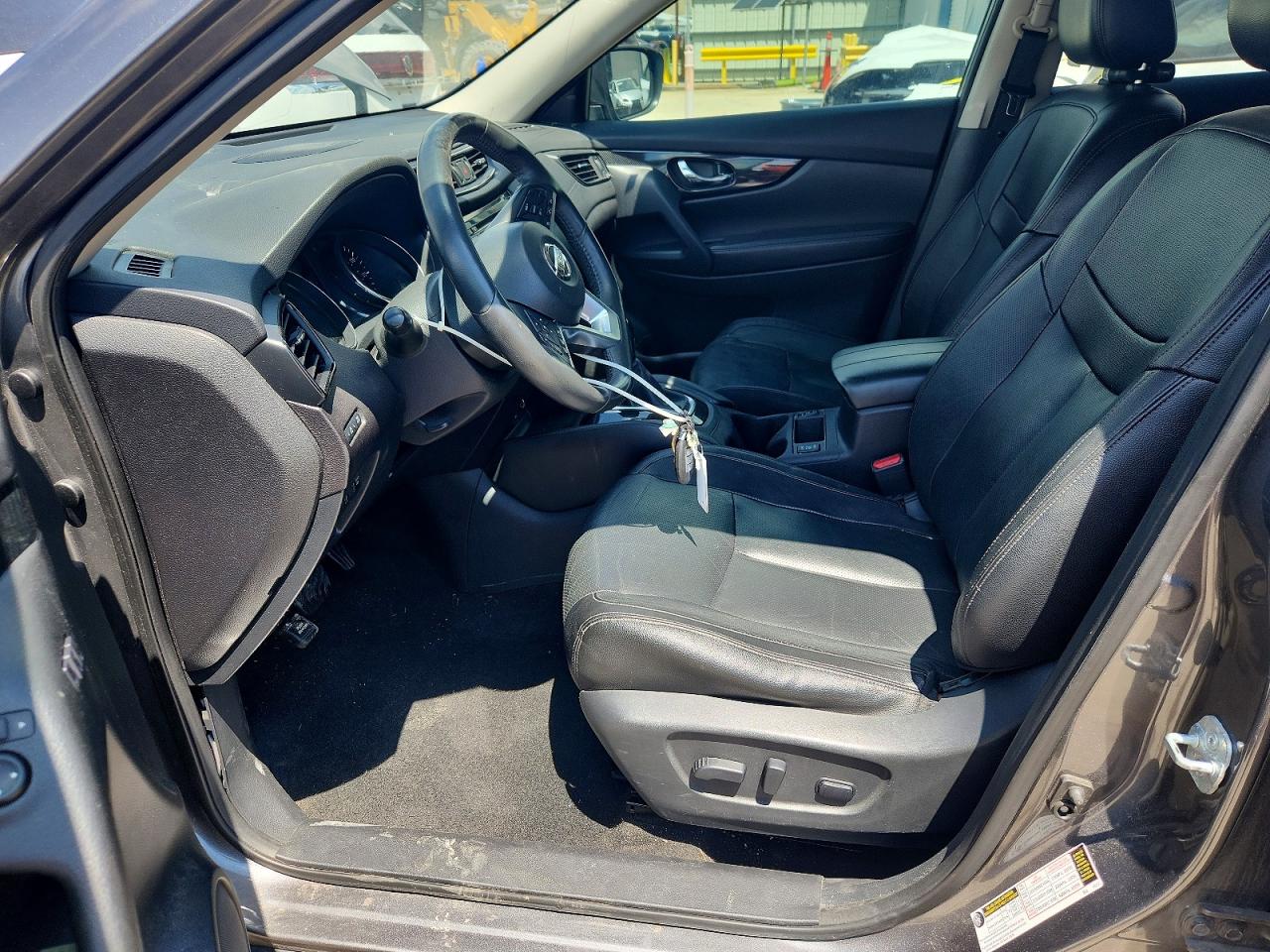2017 NISSAN ROGUE
