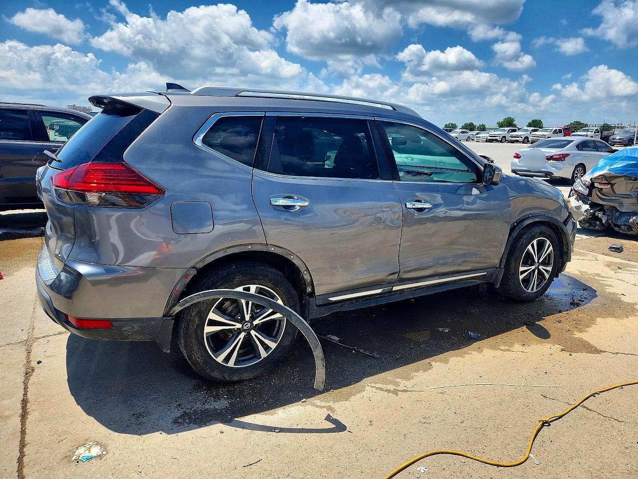 2017 NISSAN ROGUE
